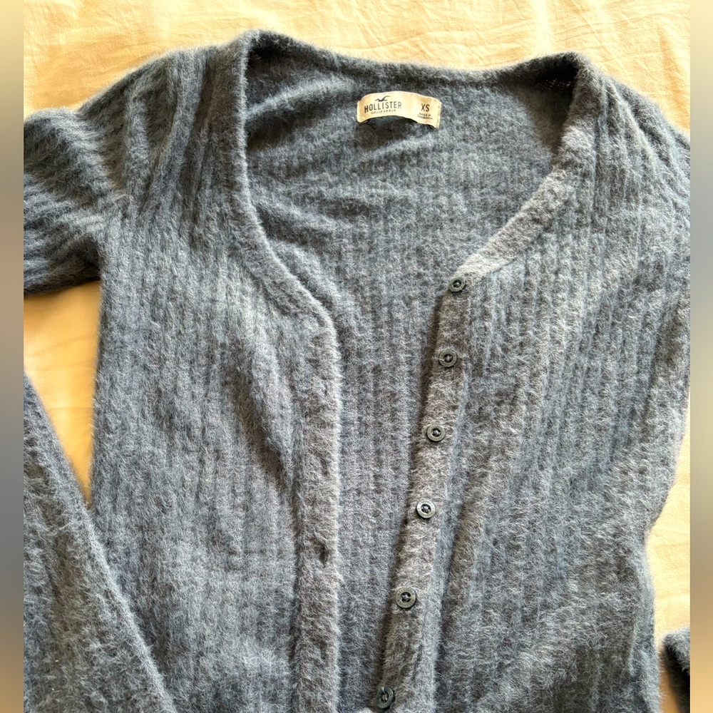 Hollister- Gently Worn. Size XS. Charcoal Knit Cardigan